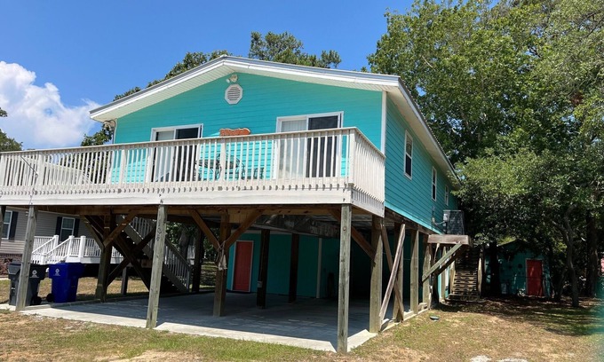 Tranquil Harbour House | Second Chances: Short distance to the surf!