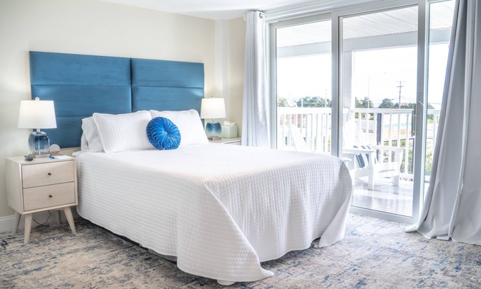 Hampton Hotel | Second floor ocean views w/kitchenette private deck!