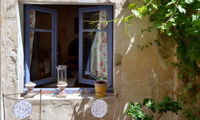 Arles City Centre House | Secret garden in the Heart of the Old Town