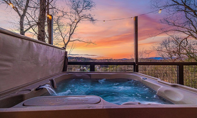 Caton Cabin | Secret Hideout- 2 bdrm, Mtn View, Fire-pit, Game Room, Hot tub, Hammock