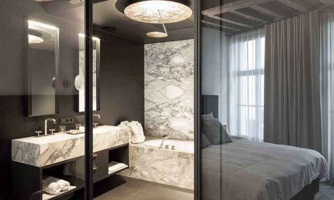 Historisch centrum Apartment | Secret & private suite with timeless elegance