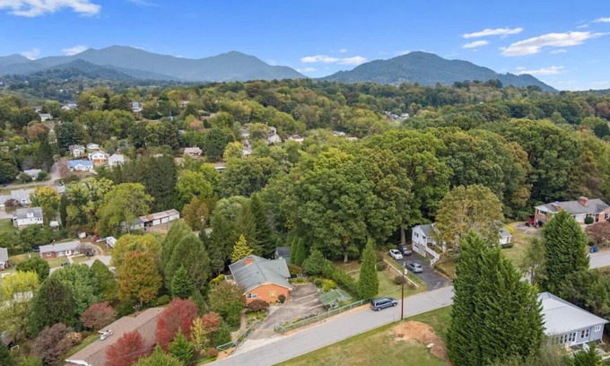 Canton House | SecretGardenGetaway: Asheville; Great Smokey Mtns