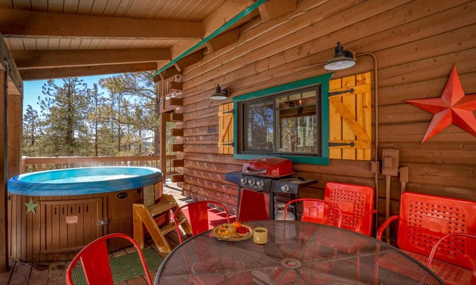 San Juan River Village Cabin | See Fall's Changing Colors! WilderRest: Cozy Mountain Home with Hot Tub, Game Room, Beautiful Views!