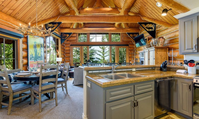 Mountain Village Cabin | See Forever Cabin 105-Three bedroom Cabin to be enjoyed by family and friends