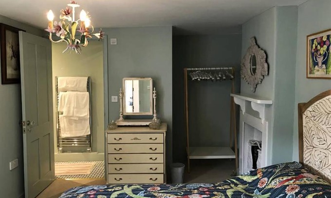 Wincanton Bed & Breakfast | SEED Hub