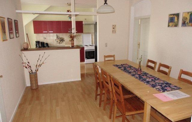 Loebtau Apartment | Sehr-schoene-4-Raum-Maisonette-Fewo-mit-110qm-Balkon-zentral-preiswert-T7