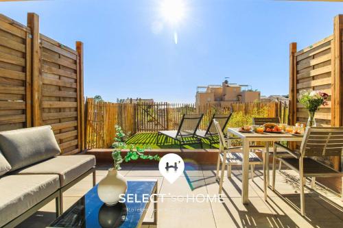 Le Lavandou Apartment | SELECT' - Appartement avec douche extérieure et piscine - 180SUD-E02