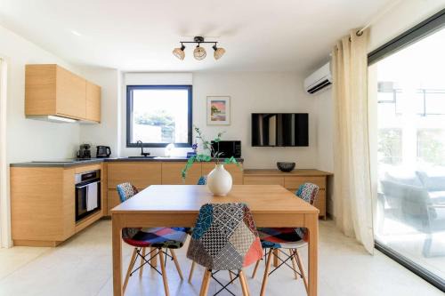 La Faviere Apartment | SELECT'soHOME - Superbe appartement pour 4 personnes à deux pas de la plage et des commerces de la Favière ! - ILOA-B01