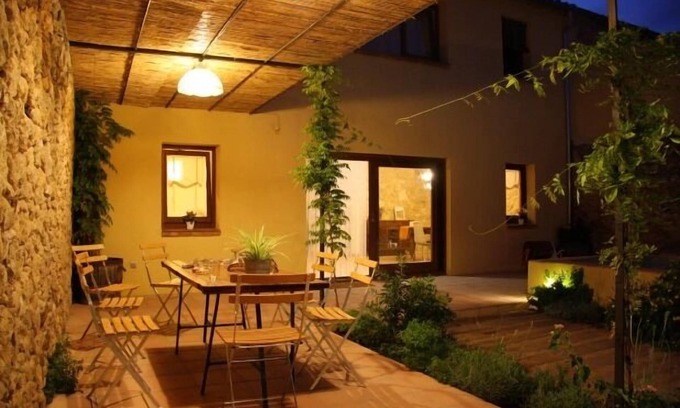 Castellet Cottage | Self catering Ca l´Helena for 8 people.