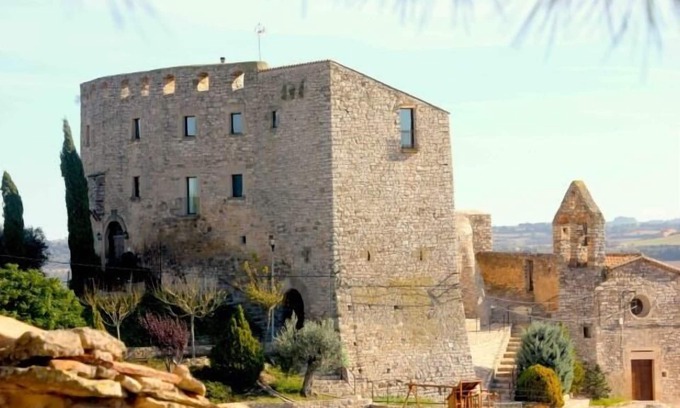 Fonolleres Cottage | Self catering Castell de Fonolleres for 12 people