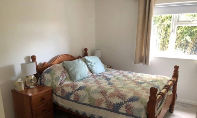 West Parley Apartment | Self catering private annex near Ferndown BH22