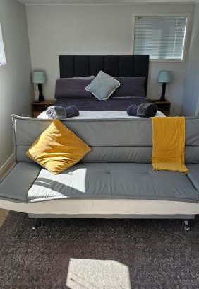 Taradale Apartment | Self contained studio apartment close to Mission Estate