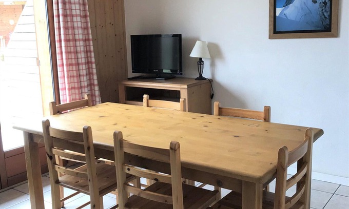 La Joue du Loup Ski Chalet | Semi-Detached Chalet 3 Rooms - 7 Pers, Parking, Pets Allowed
