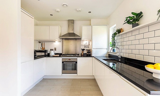 Cricklewood House | Semi-detached House with Modern Bespoke Interior