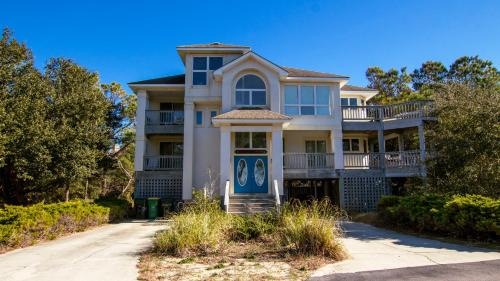 Monteray Shores House | Semi-Soundfront, Private Pool, Hot Tub, Gas grill, MS9, Mango Manor