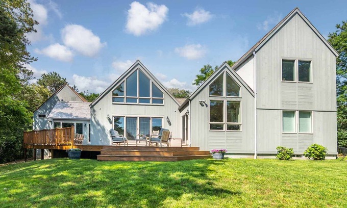 Oak Bluffs House | Sengekontacket Contemporary With Water Views