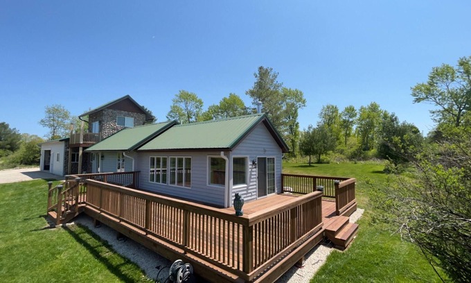 Sturgeon Bay House | SEPTEMBER PRIME SPOTS STILL AVAILABLE MAKE AN INQUIRY ✅