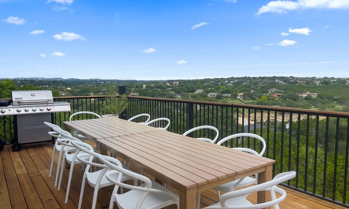 Round Mountain House | September Special! Limited-Time Discount – Book Now