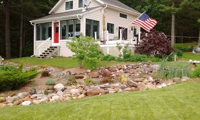 Hope House | Serendipity Cottage by Lermond Pond