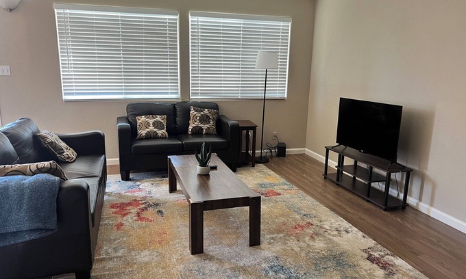 Fresno Condo | Serene 2bed/1bath condo with parking