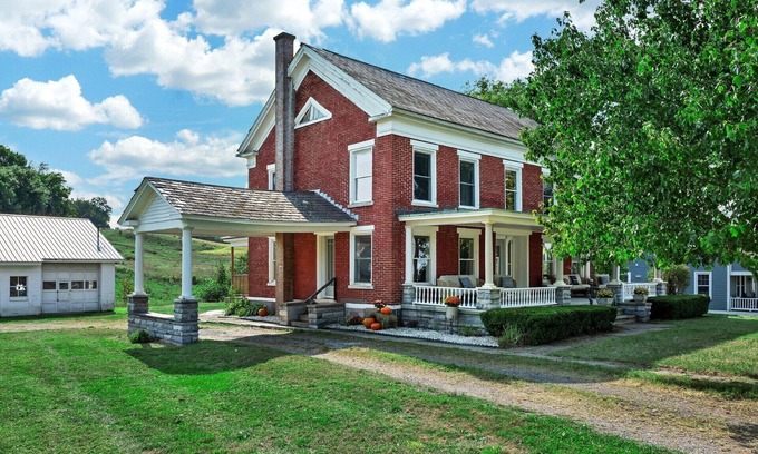 Granville House | Serene 3-bedroom house with WiFi in charming Granville.