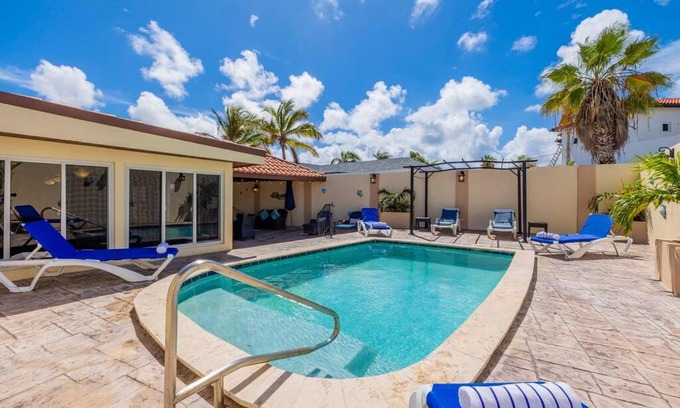 Palm Beach Apartment | Serene 4BR Palm Beach Villa Beach Rose by Bocobay