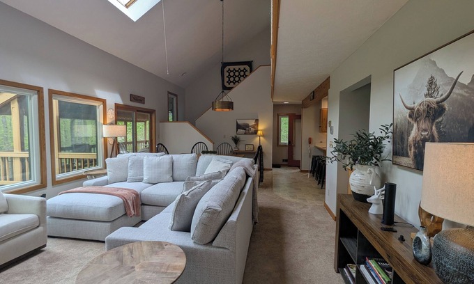 Nellysford House | Serene and secluded 4 Br/3ba Foxwood at Stoney Creek