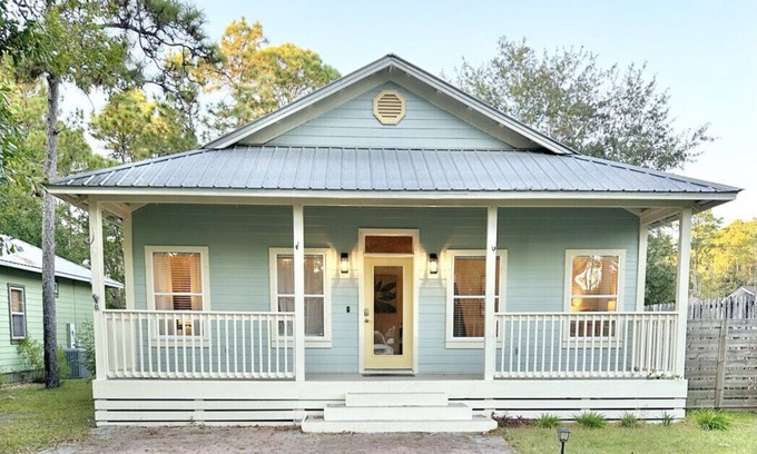 Santa Rosa Beach House | Serene Beach Cottage near 30A Beach and Bay