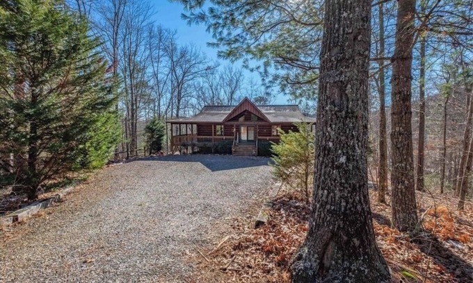 Unaka Cabin | Serene Blue Ridge-Ocoee cabin, FULL porch, fireplace, pool table, pet friendly