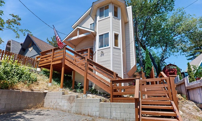 Arrowbear Lake Cabin | Serene Cabin - Close to Big Bear and Lake Arrowhead with gas grill