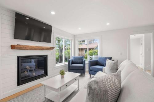West Harwich House | Serene Cozy Waterfront 3 Mi to Downtown