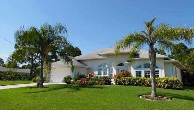 Pine Valley House | Serene Delight Rotonda Pool Home
