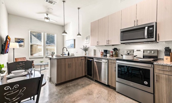 Fort Worth Apartment | Serene Escape 1BD | Pool | 2 min to TCU