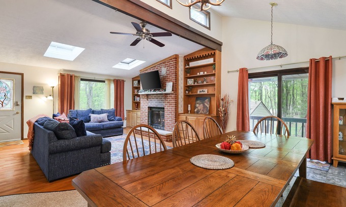 Albrightsville House | Serene Escape for Friends and Families