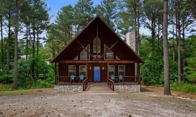 Broken Bow House | Serene Forest Cabin Escape with Hot Tub