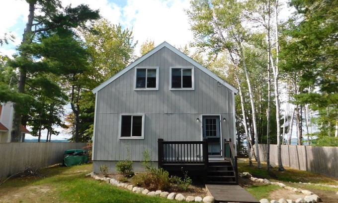 Standish House | Serene Frye Island cottage with spectacular mountain and sunset views!