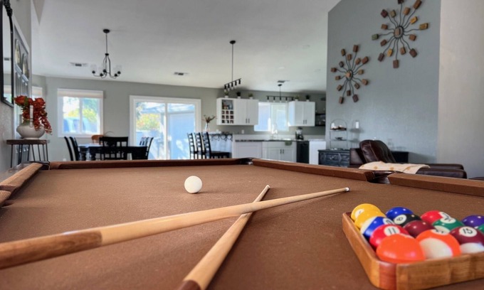 Redding House | Serene Getaway with access to tennis and fitness club