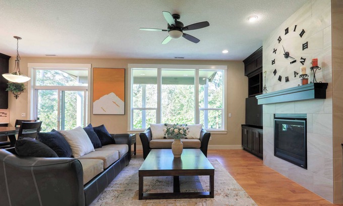 Bonny Slope House | Serene Haven Heights on Kinsley Terrace #41862