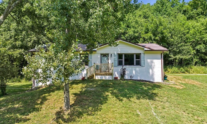 Columbia House | Serene Hilltop Getaway - Near Lieper's Fork