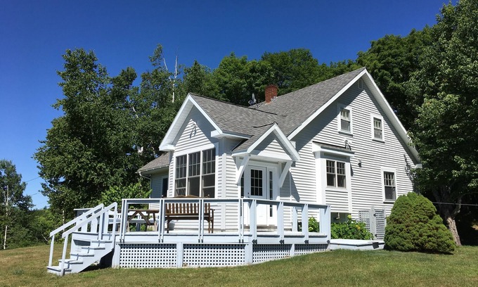 Danbury House | Serene hilltop retreat on 12 acres, minutes from Ragged Mountain Resort