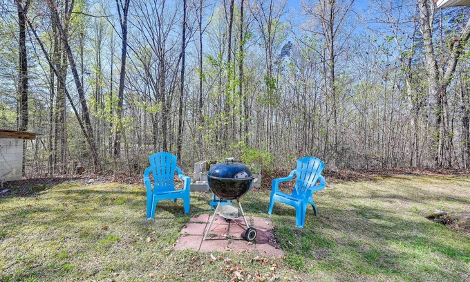 Salem House | Serene Home Between Lake Jocassee & Lake Keowee!