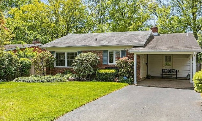 Princeton House | Serene Home in Princeton