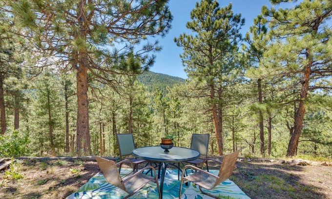 Boulder House | Serene Home w/ Hot Tub - 6 Mi to Boulder Falls!