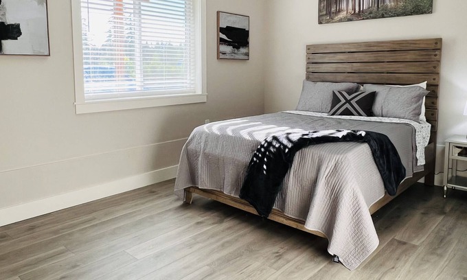 Carver House | Serene, New FULL KITCH. Countryside Guest suit