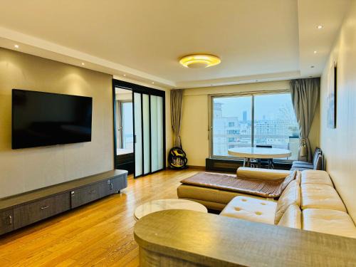 Cœur de Ville House | Serene Retreat in Paris La Defense,Your Gateway to the Heart of Parisian Charm