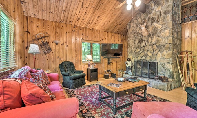 Sky Valley Cabin | Serene Sky Valley Family Chalet w/Fireplace