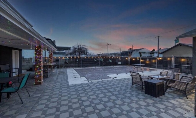 Kamloops House | Serene Villa With Pool & HotTub