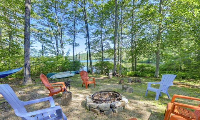 New Durham House | Serene Waterfront New Durham Home: Patio & Kayaks