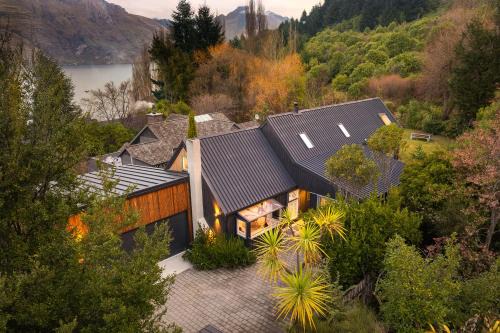 Sunshine Bay House | Serenity, 5 mins from Queenstown