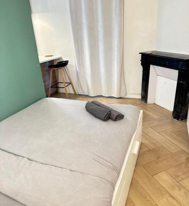 Thiais Apartment | serenity black
